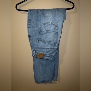 American Eagle - Real Good Jeans - Mom Jeans - Size 2 Regular